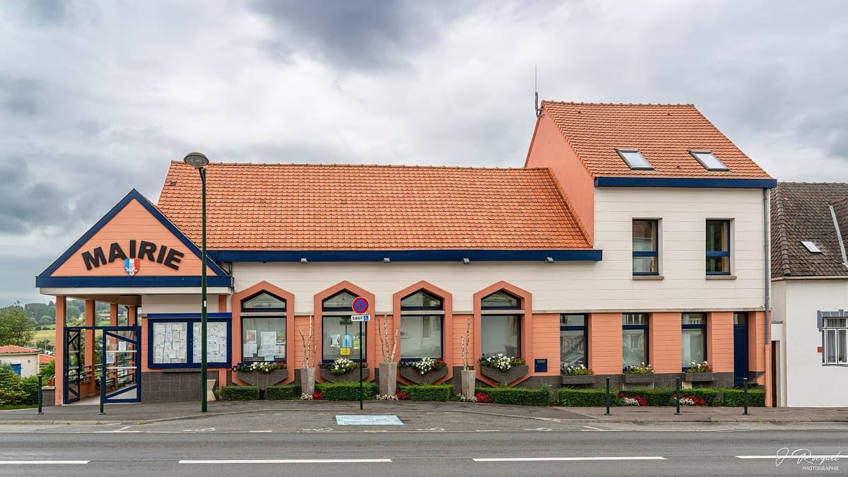 Mairie d'Isques (62360) Mairie d'Isques (62360)